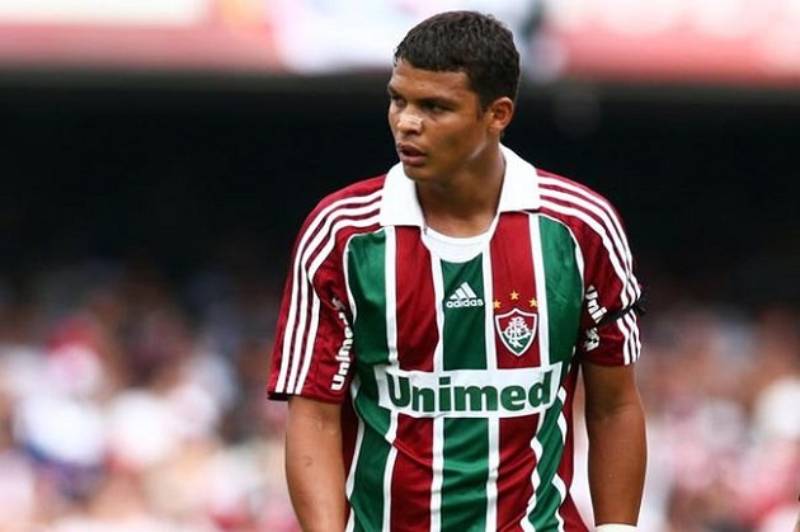 Số Áo Thiago Silva – Biểu Tượng Của Sự Kiên Định Và Tài Năng 3 Fluminense (2006-2008): Số áo 3 – Nơi khởi nguồn ước mơ