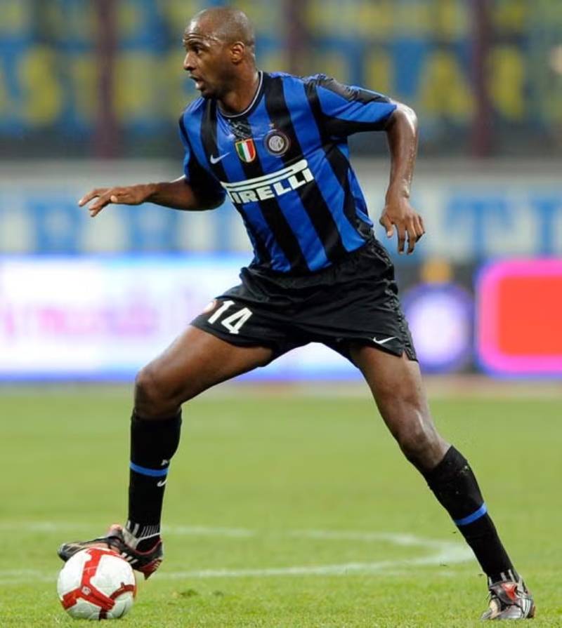 Số Áo Vieira – Biểu Tượng Của Huyền Thoại Bóng Đá 5 Inter Milan (2006-2010): Số áo 14 – Đỉnh cao Serie A